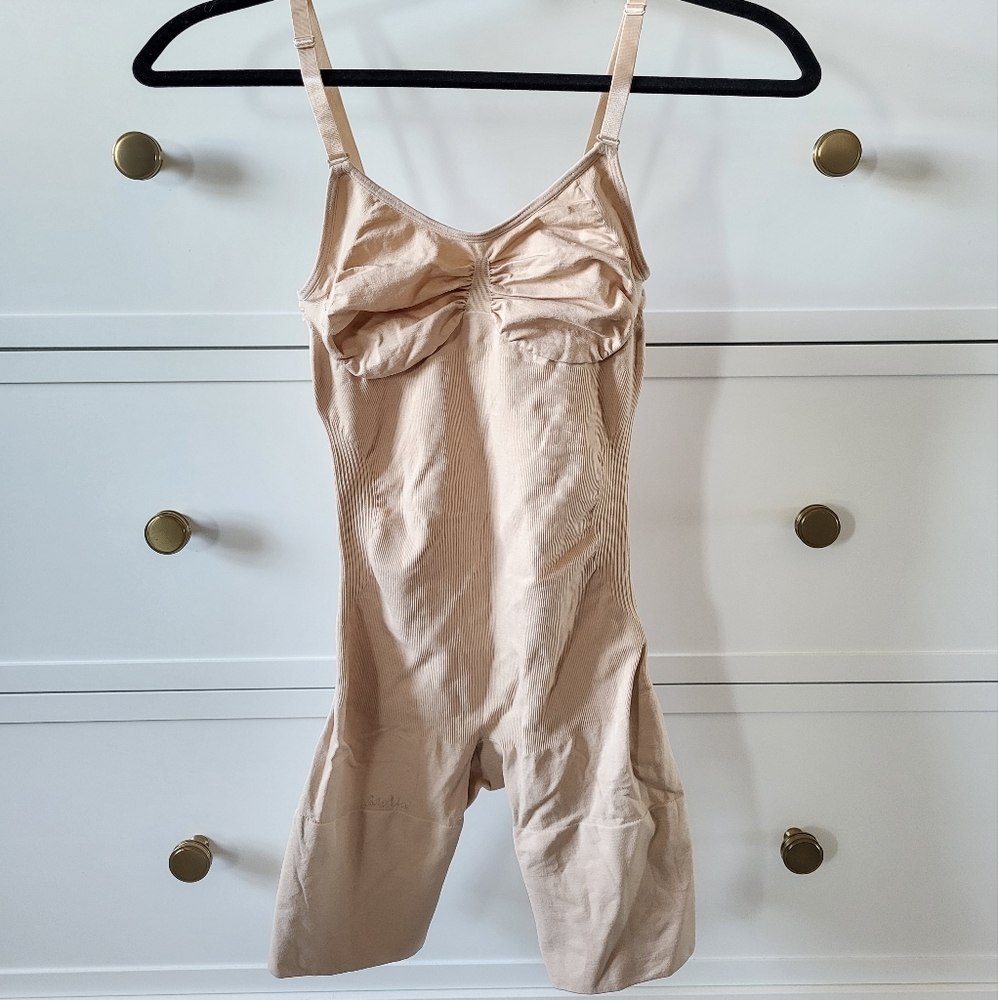 EUC Bodysuit Shapewear Medium Nude
